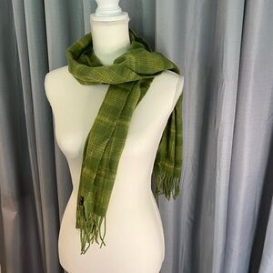 Amicale 100% wool green scarf